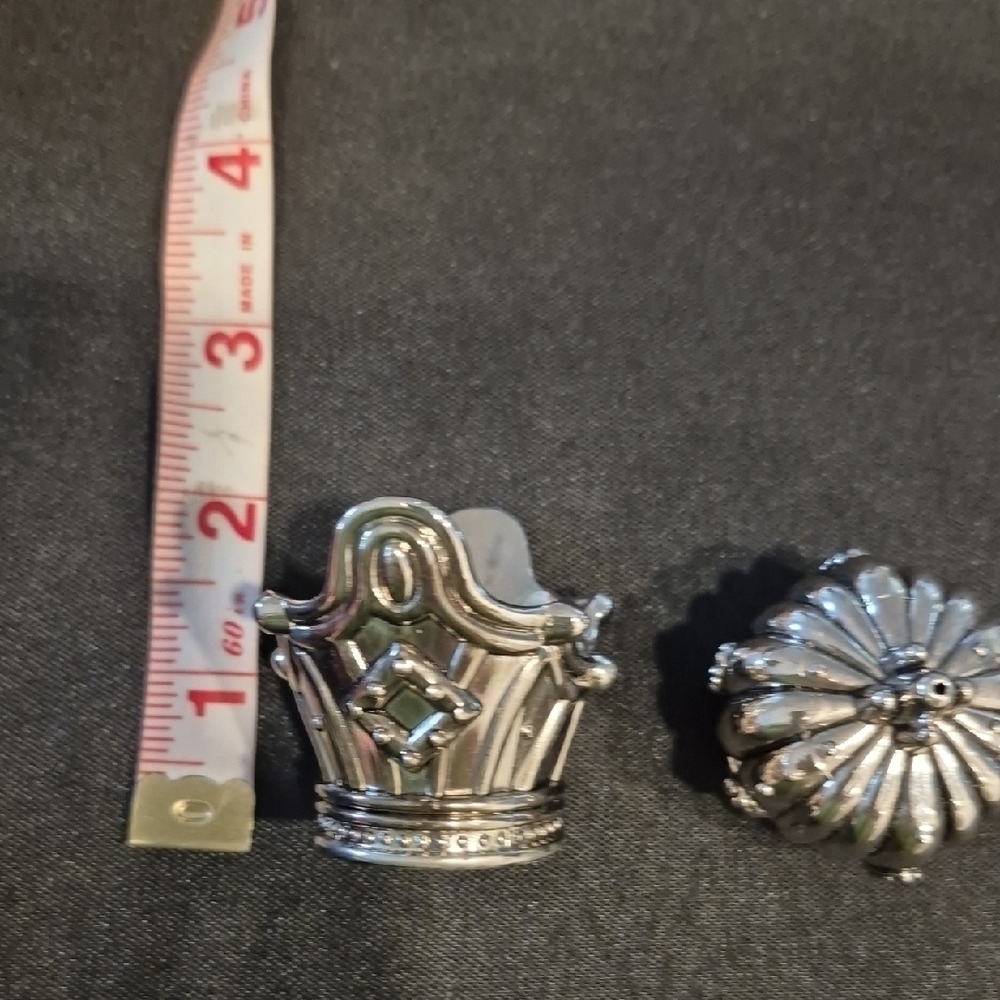 Towle Silver Plated Crown Salt And Pepper Shakers - Picture 10 of 11